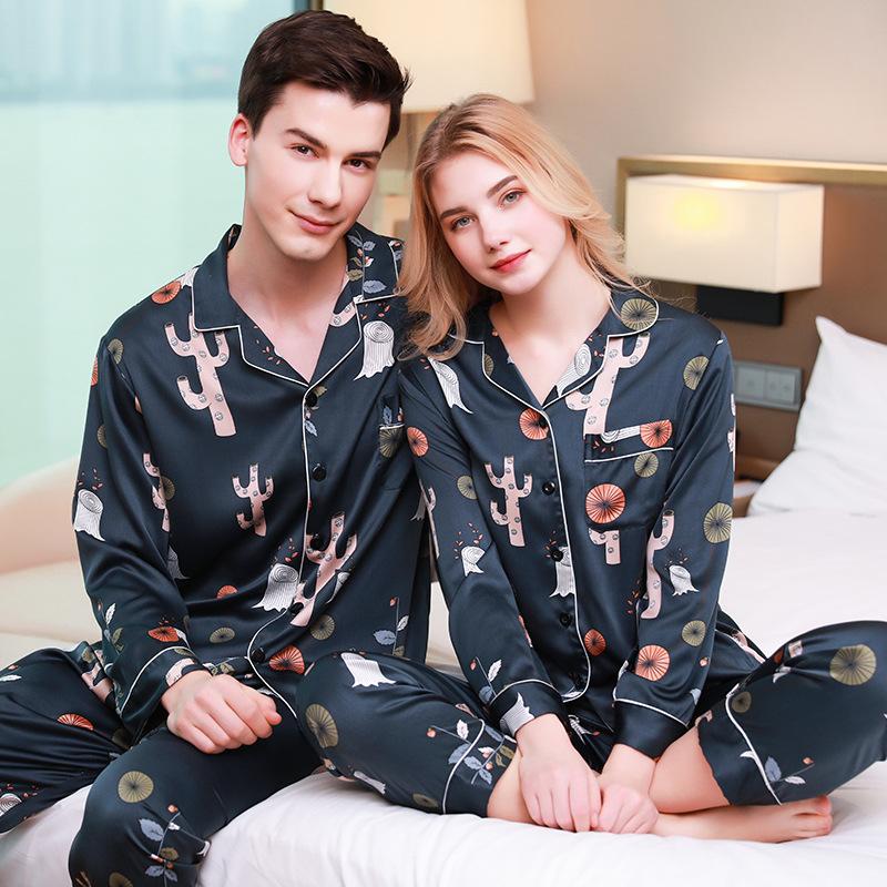 Graphic Print Luxe Women Satin Pajamas Set